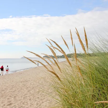 Naturnah, Mit Terrasse, Garten Und Meerblick - Auf Dem Teschenberg Middelhagen